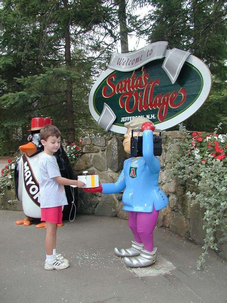 Santa's Village welcome sign in Jefferson, New Hampshire